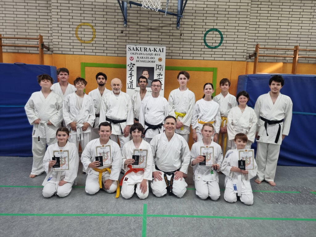 Sakura-Kai Jugendliche & Erwachsene Karate-Gruppe